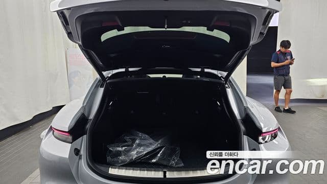 Porsche Taycan 2022 — Photo 26/32