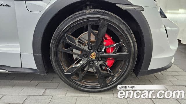 Porsche Taycan 2022 — Photo 4/32