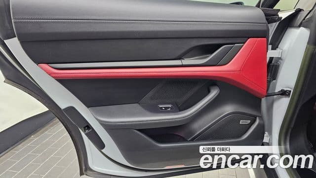 Porsche Taycan 2022 — Photo 14/32
