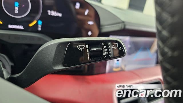 Porsche Taycan 2022 — Photo 27/32