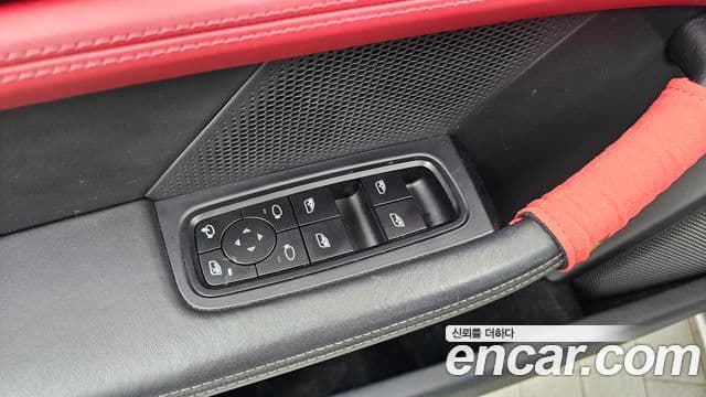 Porsche Taycan 2022 — Photo 17/32