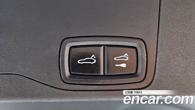 Porsche Taycan 2022 — Photo 20/32