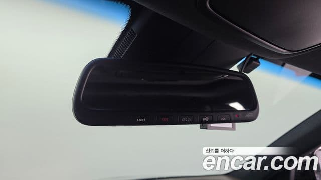 Kia Stinger 2018 — Фото 18/20