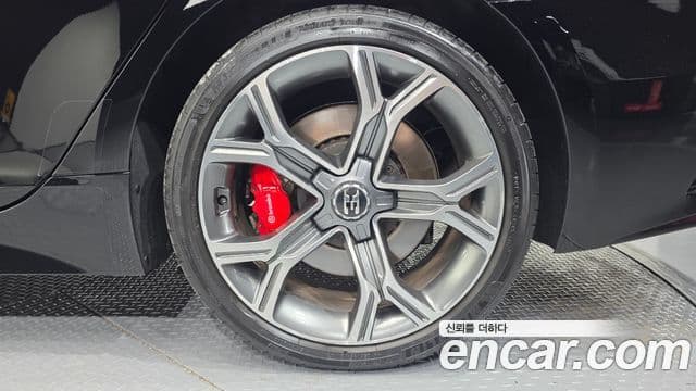 Kia Stinger 2018 — Photo 19/30