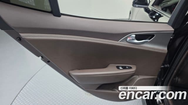 Kia Stinger 2018 — Photo 8/30