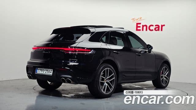 Porsche Macan 2023 — Фото 2/20