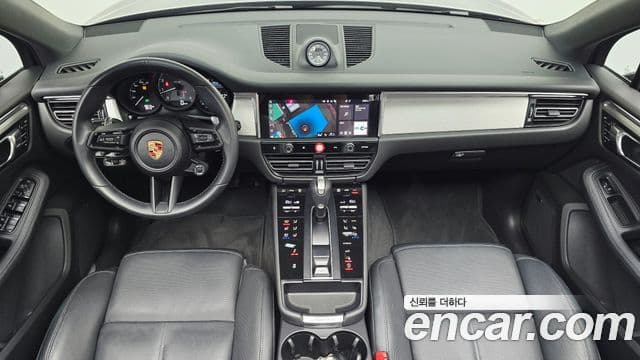 Porsche Macan 2023 — Фото 7/20