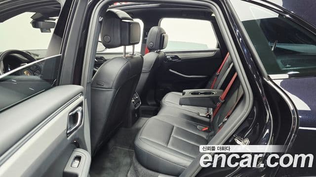 Porsche Macan 2023 — Фото 12/20