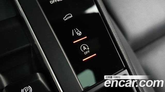 Porsche Macan 2023 — Photo 37/37