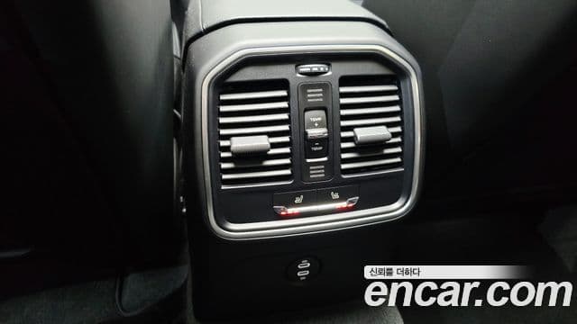 Porsche Macan 2023 — Photo 17/37