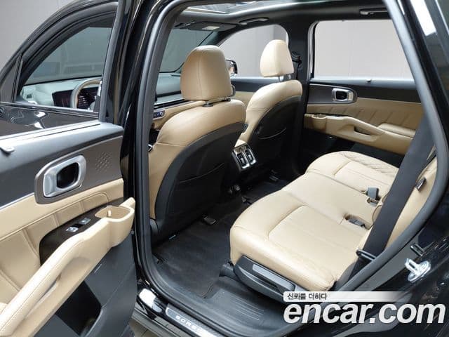 Kia Sorento 2023 — Фото 11/20