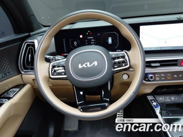 Kia Sorento 2023 — Фото 14/20