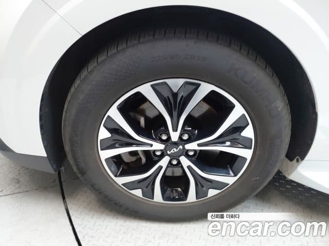 Kia Carnival 2022 — Фото 5/20