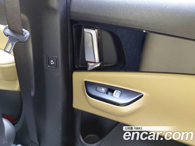 Kia Carnival 2022 — Фото 19/20