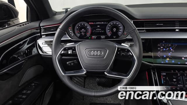 Audi A8 2021 — Фото 13/20