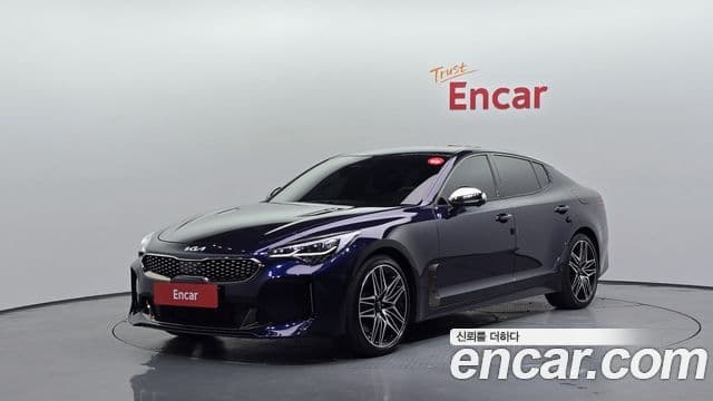 Kia Stinger 2023 — Фото 1/20