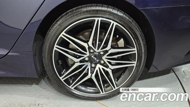 Kia Stinger Meister 2023 — Photo 23/36