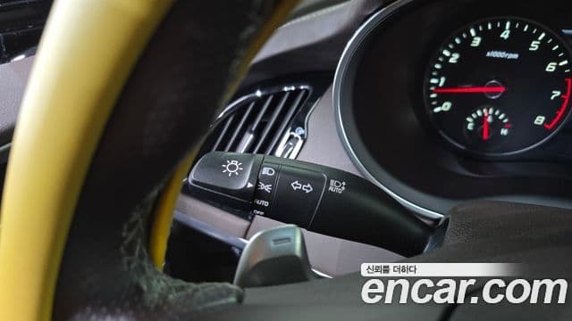 Kia Stinger Meister 2023 — Photo 17/36