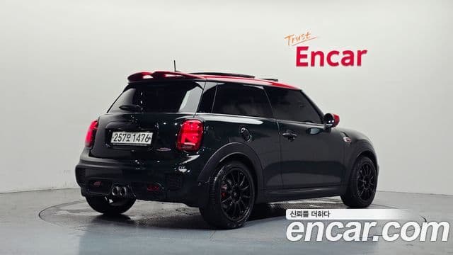 Mini Cooper S 2020 — Фото 2/20