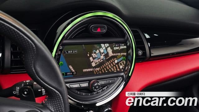 Mini Cooper S 2020 — Фото 13/20