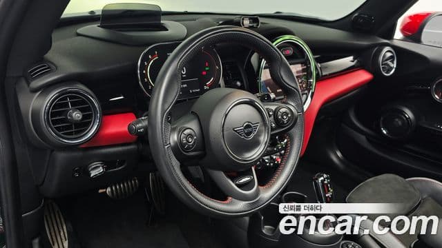 Mini Cooper S 2020 — Фото 14/20