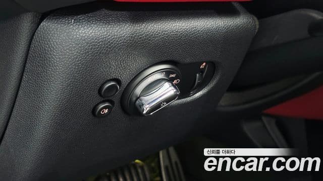 Mini Cooper S 2020 — Фото 19/20