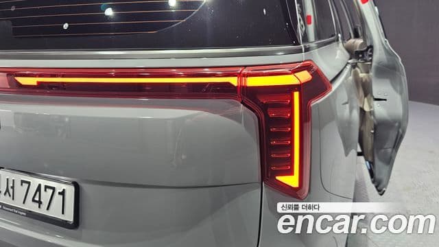 Kia Carnival 2025 — Photo 2/32