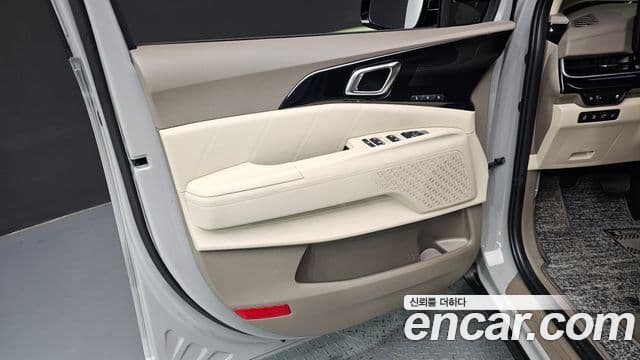 Kia Carnival 2025 — Photo 3/32