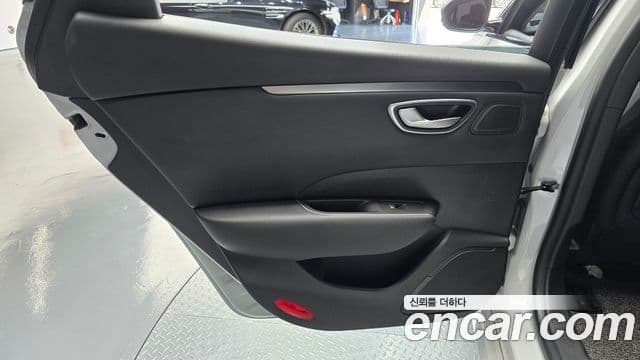 Renault Samsung SM6 2023 — ფოტო 10/32