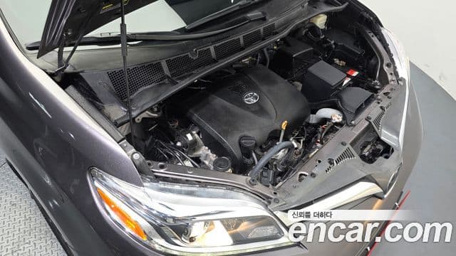 Toyota Sienna 2019 — Şəkil 4/20