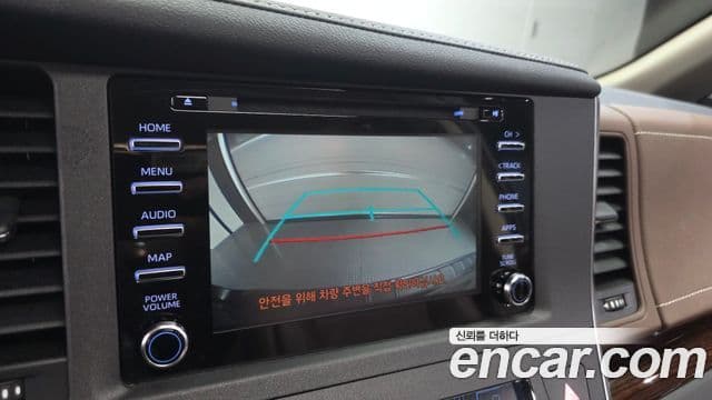 Toyota Sienna 2019 — Şəkil 8/20