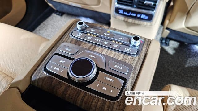 Kia The K9 2023 — Photo 30/35