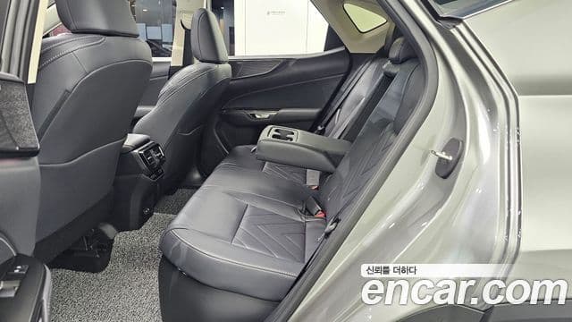 Lexus NX350h 2025 — Photo 29/34
