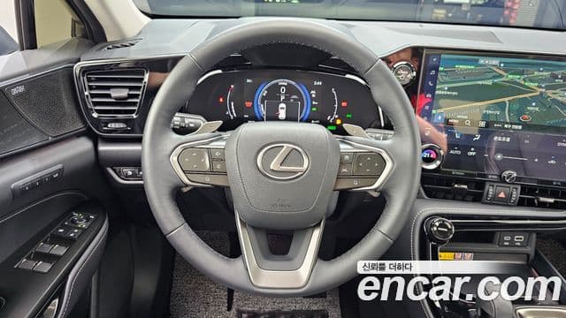 Lexus NX350h 2025 — Photo 12/34