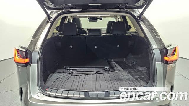 Lexus NX350h 2025 — Photo 27/34