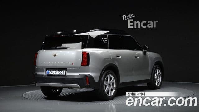 Mini Cooper S Countryman 2024 — Фото 1/20