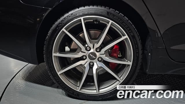 Genesis G70 2018 — Photo 30/35