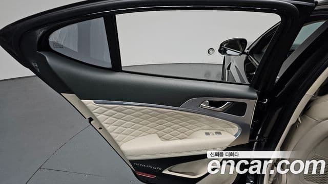 Genesis G70 2018 — Photo 6/35