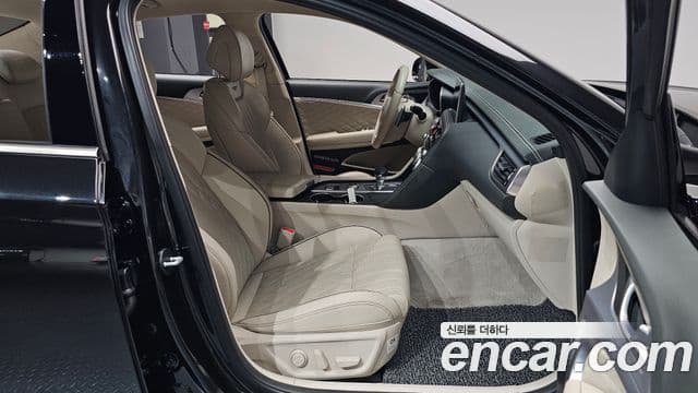 Genesis G70 2018 — Photo 23/35