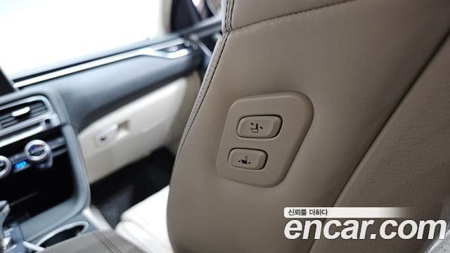 Genesis G70 2018 — Photo 31/35