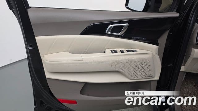 Kia Carnival 2024 — ფოტო 36/39
