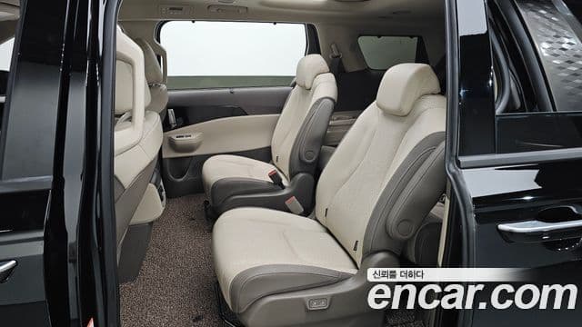 Kia Carnival 2024 — ფოტო 26/39
