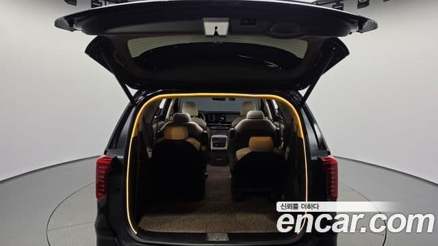 Kia Carnival 2024 — ფოტო 24/39