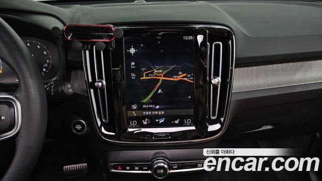 Volvo XC40 2021 — Фото 14/20