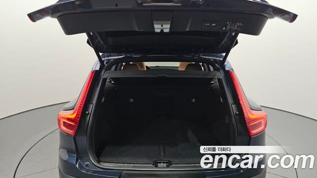 Volvo XC40 2021 — Фото 20/20