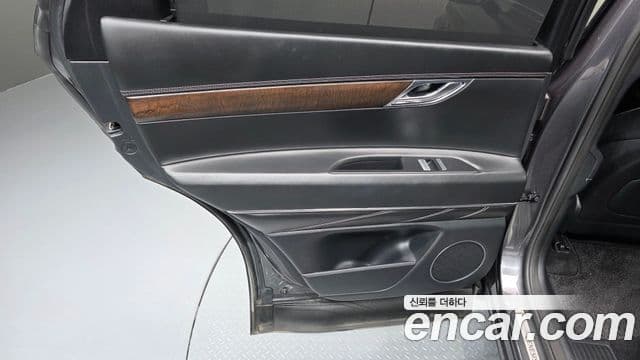 Genesis GV80 2021 — ფოტო 17/35