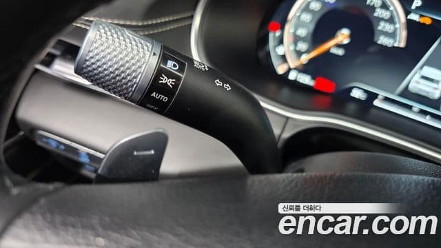 Genesis GV80 2021 — ფოტო 8/35