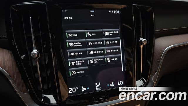 Volvo S60 2022 — Photo 13/33