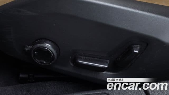 Volvo S60 2022 — Photo 31/33