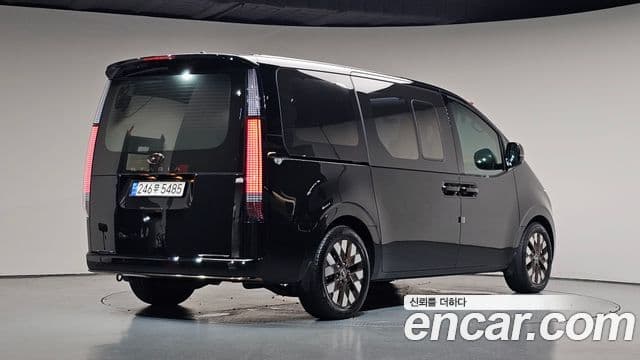 Hyundai Staria 2023 — Фото 2/20